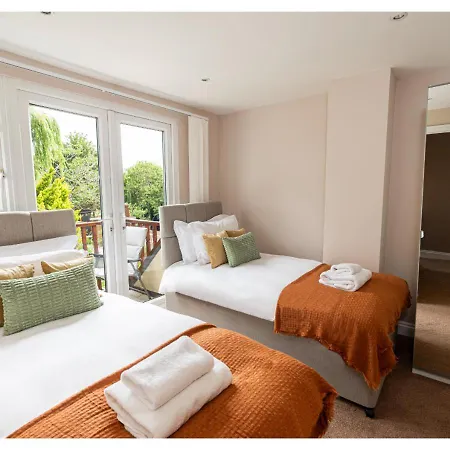 Nature'S Serenade:3Br Classic Home-Jacuzzi & Sauna Canvey Island Exterior photo