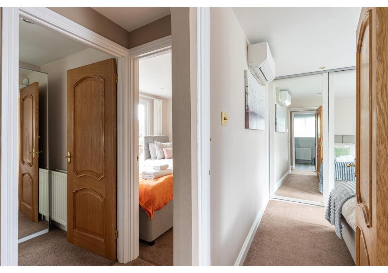 Nature's Serenade:3br Classic Home-jacuzzi & Sauna * Canvey Island