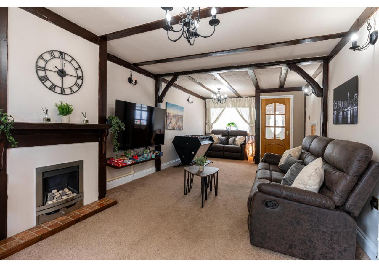 Nature's Serenade:3br Classic Home-jacuzzi & Sauna