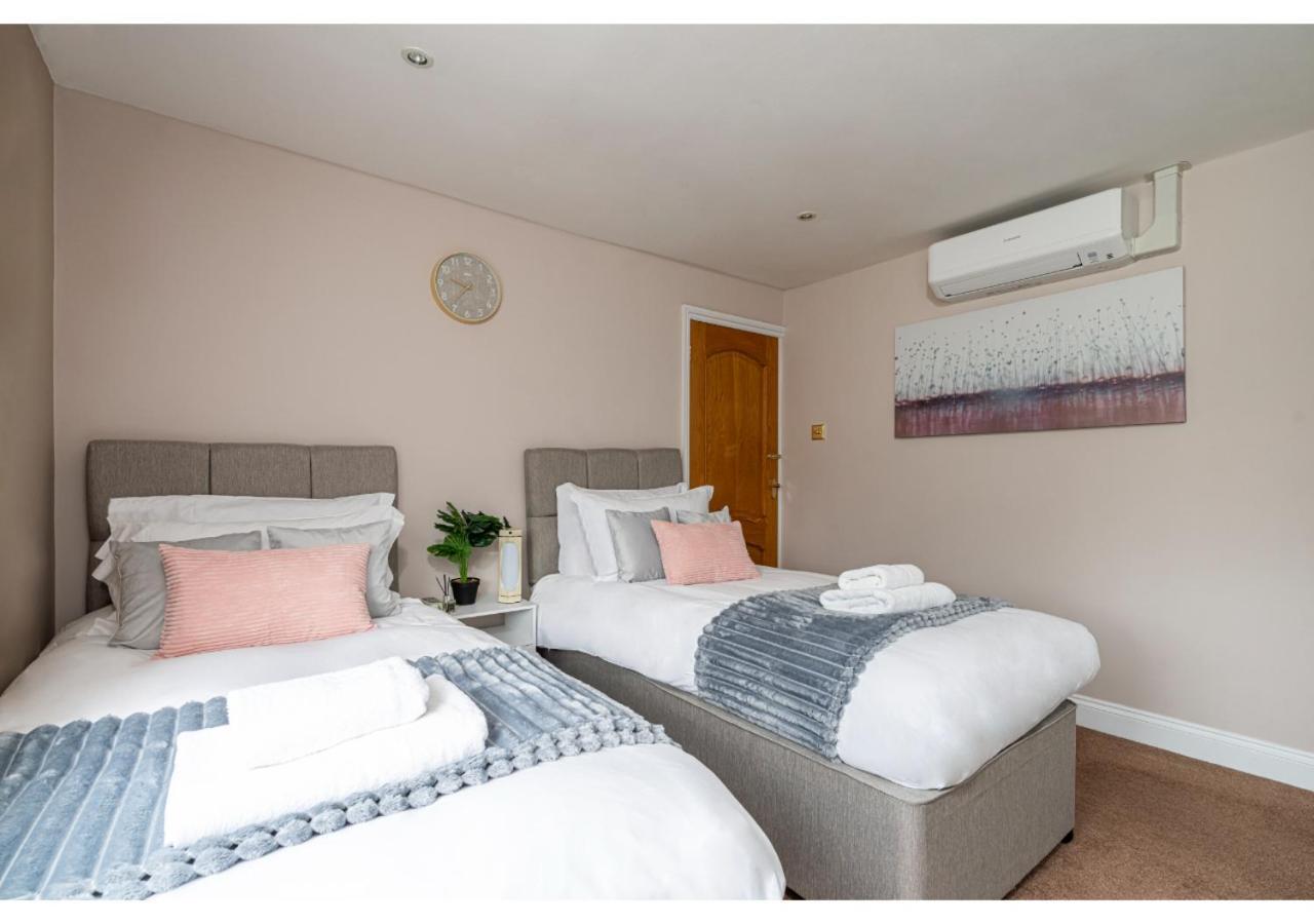 Nature's Serenade:3br Classic Home-jacuzzi & Sauna Apartment