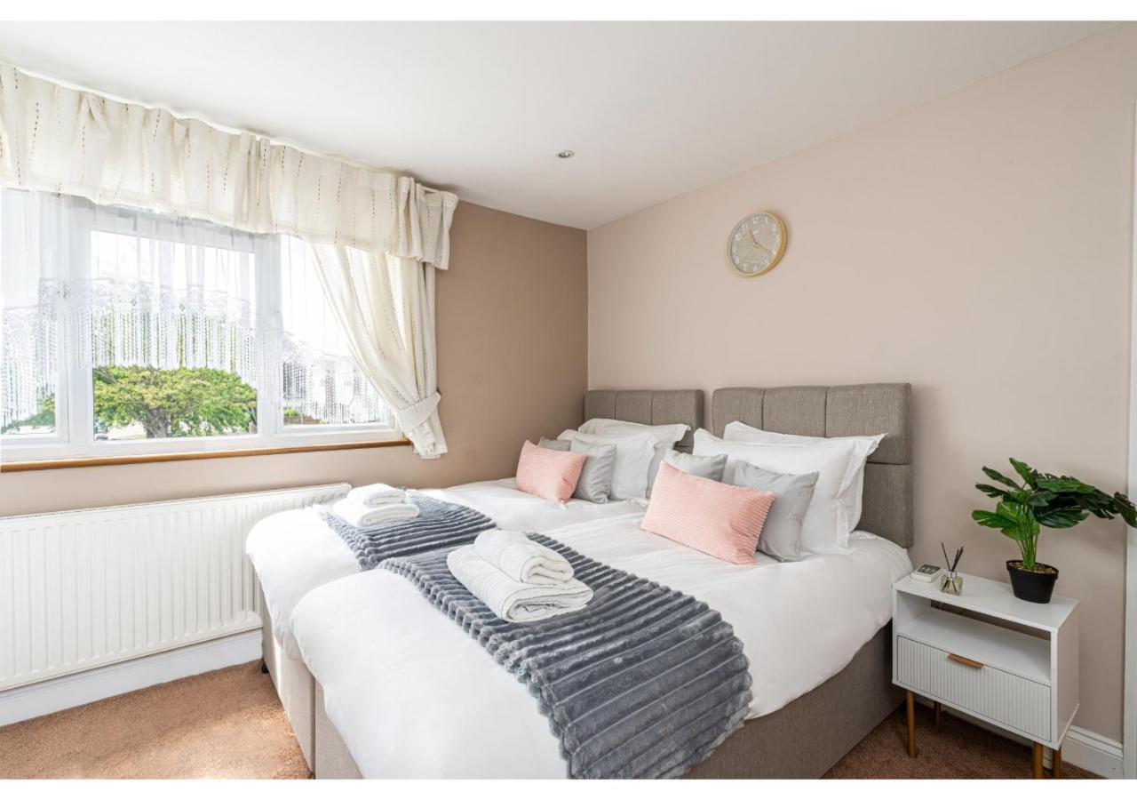 Apartment Nature's Serenade:3br Classic Home-jacuzzi & Sauna Canvey Island