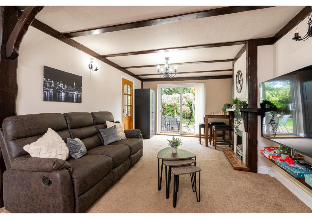 Nature's Serenade:3br Classic Home-jacuzzi & Sauna Apartment *